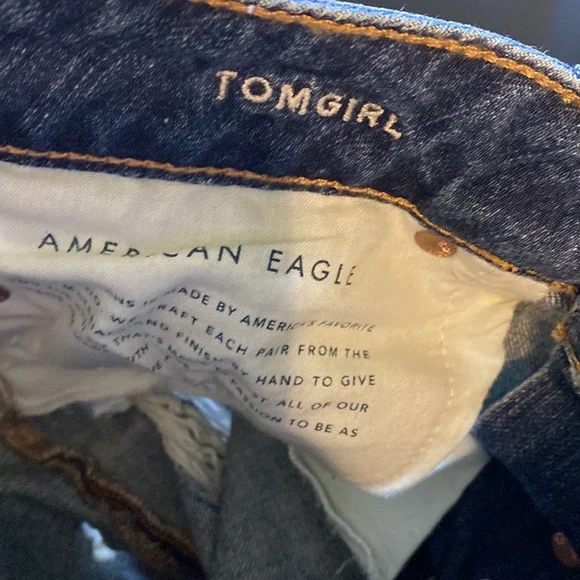 NWT American Eagle Women’s 8 Long Distressed Tom Girl Jeans - Picture 7 of 9